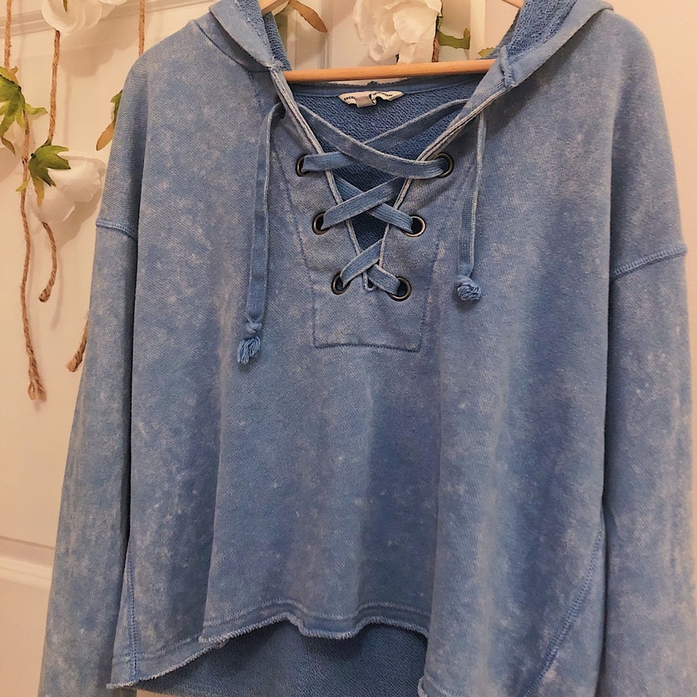 AMERICAN EAGLE blue sweatshirt
